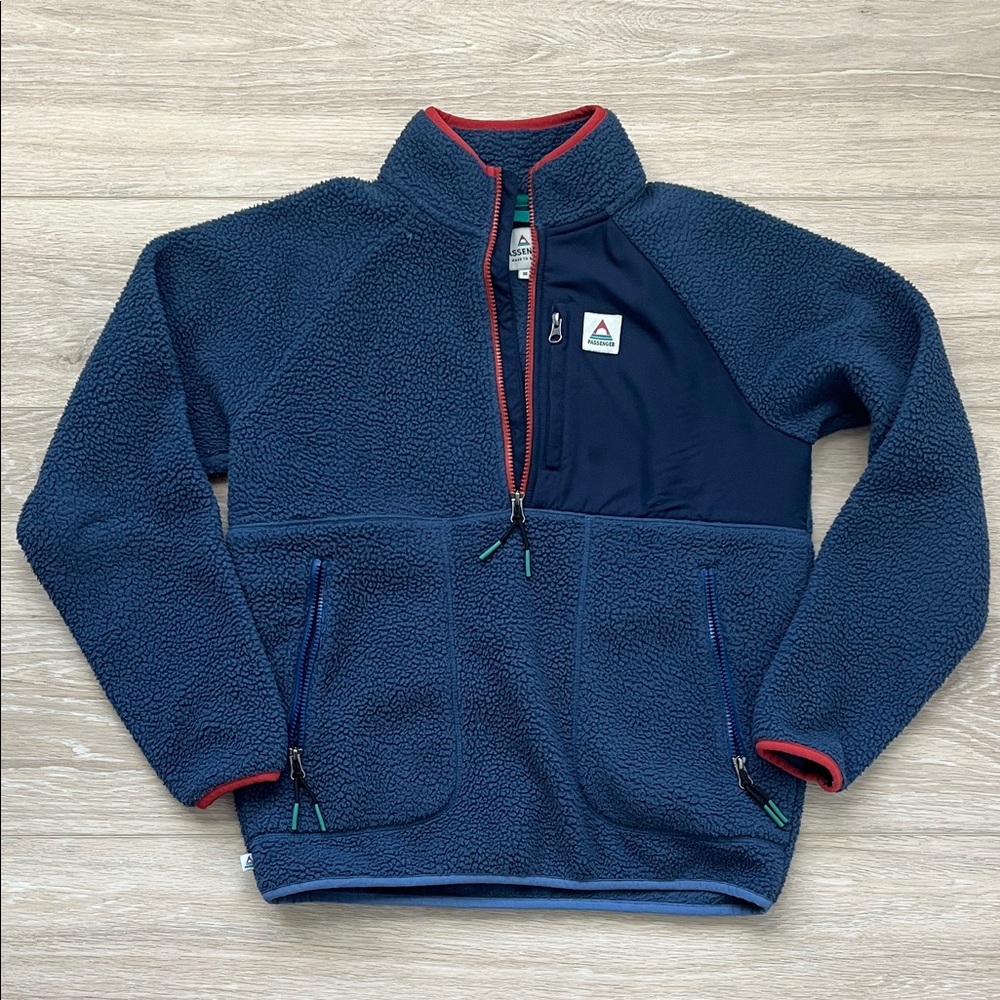 Passenger Navy Fleece Pull Over